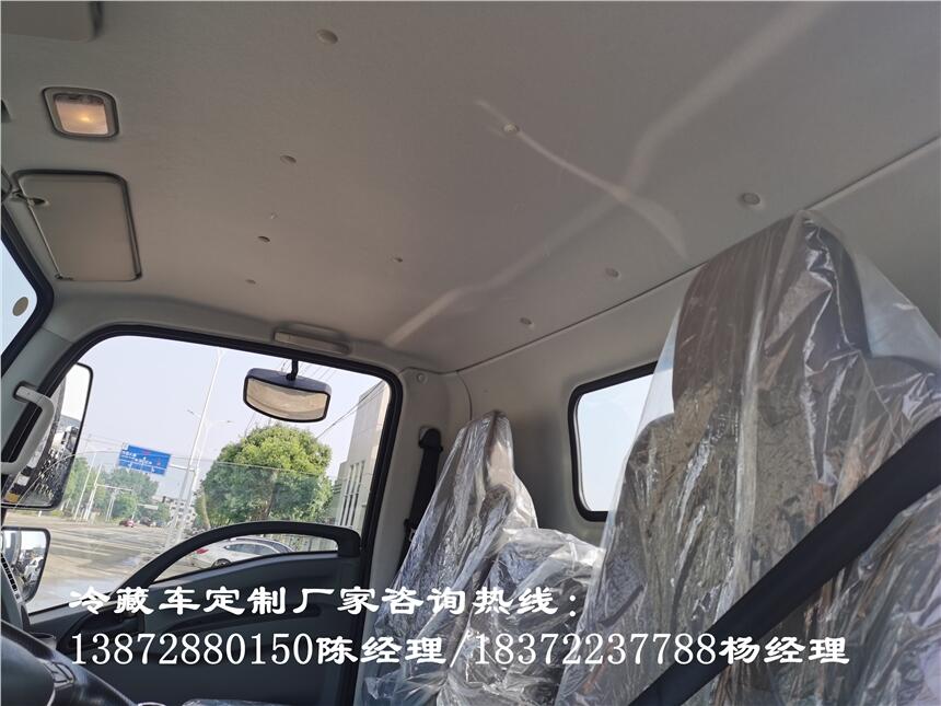 玉树藏族自治州解放龙V国六8类腐蚀品类运输车 